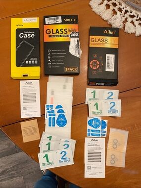 iPhone 11 screen protectors
Ailun & JETech Screen Protectors and Case Bundle